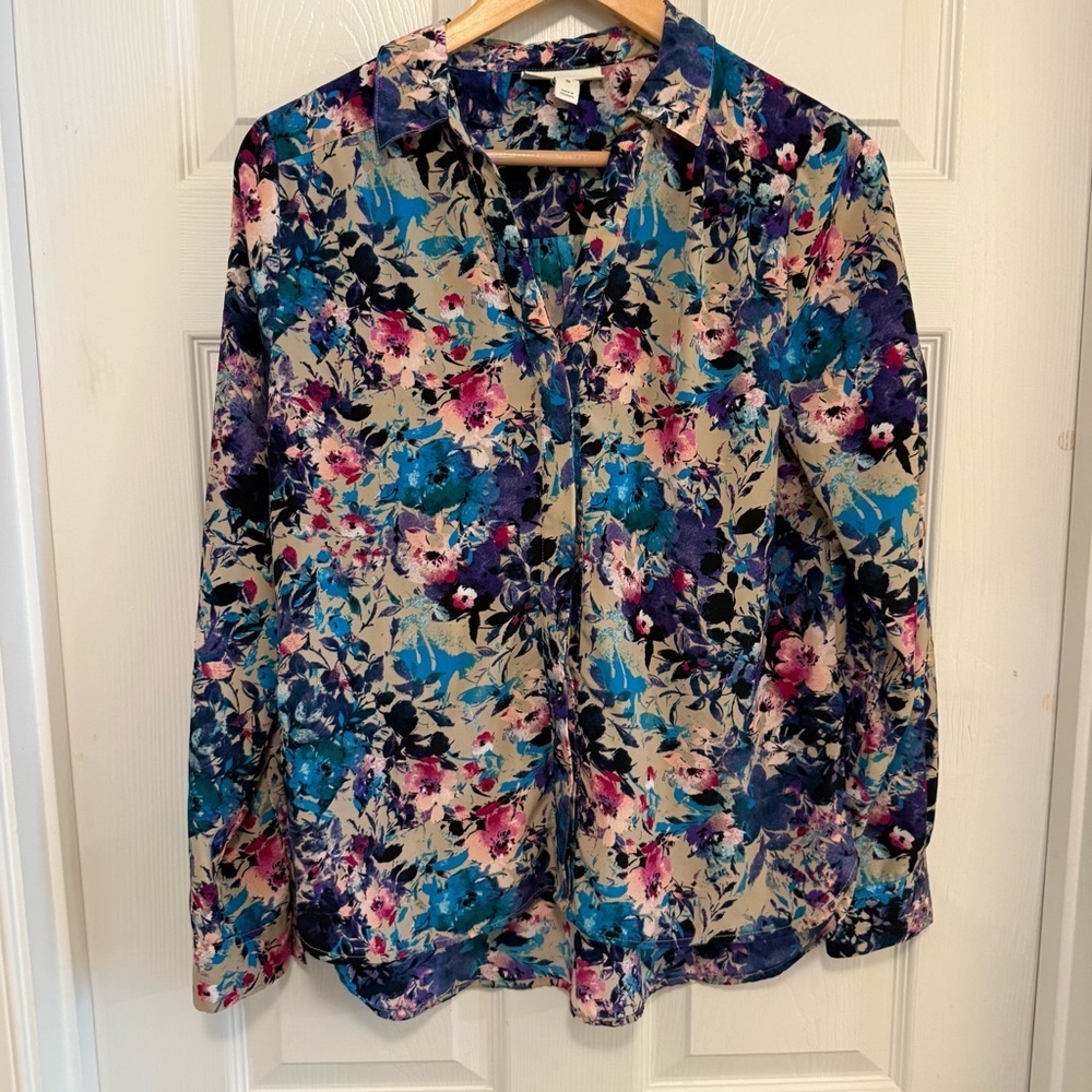 Like New Dana Buchman Multicolor Floral Button Up Blouse